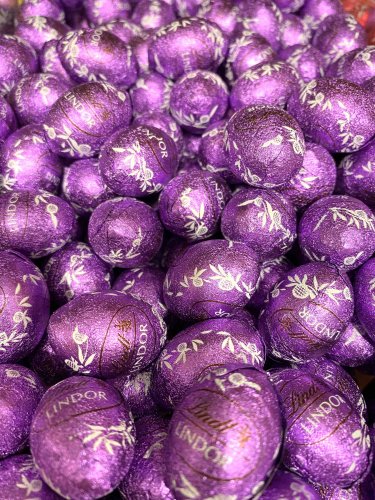 OVETTI CON CIOCCOLATO AL LATTE E MORBIDO